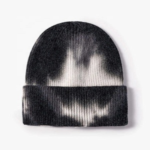 Bonnet unisexe en tricot côtelé teint en espace rose pastel et jaune, motif camouflage, respirant, imperméable, avec revers plié pour usage extérieur - Product Image 2