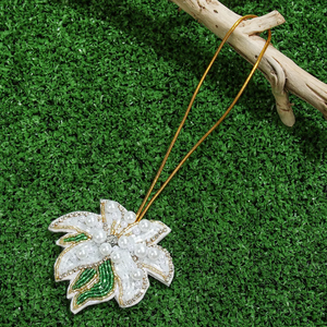 Breloque suspendue en perles de rocaille et broderie pour sacs d'été, breloque de sac de créateur avec élément de broderie perlée délicate - Product Image 2