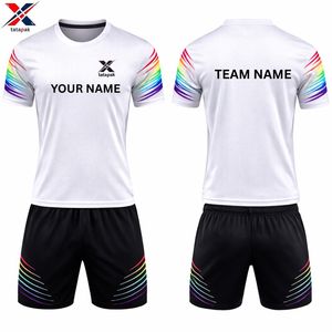 เสื้อกีฬา 7V7 แห้งเร็ว ผลิตจากโพลีเอสเตอร์ 100% พร้อมโลโก้และชื่อทีมแบบกำหนดเอง ออกแบบเสื้อแขนสั้นคอวี ชุดทีมอย่างเป็นทางการ ขายส่ง - Product Image 2