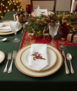 Serviettes de table personnalisées en coton brodé, motif renne et boîte cadeau de Noël, avec ourlet festonné, pour la maison, l'hôtel, les événements et les fêtes - Product Image 3