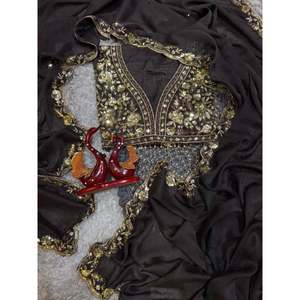 Sari de soirée de créateur avec de magnifiques broderies de sequins et bordure en dentelle - Product Image 3