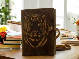 Carnet en cuir gaufré motif tigre, fait main, style vintage - Product Image 2