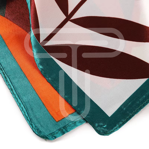 Pañuelos de Seda de Satén Grandes y Lujosos para Mujer, Personalizados, con Estampado Digital de Letras, Cuadrados, Multifuncionales, Tradicionales, para la Cabeza - Product Image 6