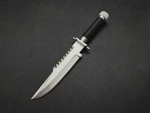 Cuchillo de Comando con Hoja de Punta Caída, Borde Dentado de Acero Inoxidable, Mango de Goma, Grado Industrial, Grosor de 0.6mm - Product Image 1
