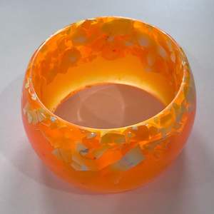 Brazalete de Resina Artesanal India Colorido con Adornos, Colección de Moda Étnica Tradicional y Festiva RR Enterprises para Mujer - Product Image 2