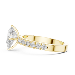 Bague de fiançailles solitaire en or jaune avec diamant de laboratoire taille poire et pavé, pour femme - Product Image 5