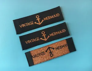 Étiquette de vêtement tissée sur mesure, rectangulaire, en tissu, à coudre, pour vêtements, noire avec logo. - Product Image 5