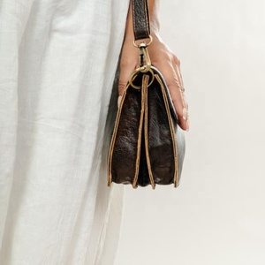 กระเป๋าถือหนังวัวขนสัตว์มีสไตล์สำหรับผู้หญิงกระเป๋าสะพายข้างกระเป๋าตกแต่งด้วยดอกไม้แท้กระเป๋าช้อปปิ้งสุดหรู - Product Image 2