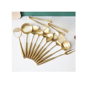 Colección de vajilla de estilo urbano diseñada con contornos elegantes, superficies pulidas y composición de acero de primera calidad para una cena con estilo. - Product Image 5