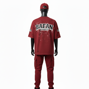 Conjunto de Pantalón y Camiseta Deportiva de Algodón para Hombre, 180 GSM, Tejido Transpirable, Diseño con Paneles Color Granate, Logotipo Serigrafiado, 2 Piezas - Product Image 2