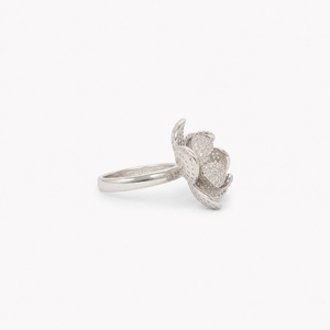 Anillo de Cóctel con Circonita Cúbica en Forma de Flor, Plata 925 con Engaste Pavé, Joyería de Lujo para Compromiso de Mujer - Product Image 3