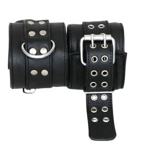 Conjunto de Collar y Esposas de Cuero Negro con Hebillas y Anillos Metálicos - Product Image 3