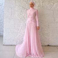 Robe de soirée hijab rose |   Robe de soirée modeste à col montant et manches longues, longueur ras du sol |   Applique florale 3D sophistiquée droite