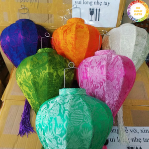 Linternas de Bambú Tradicionales de Hoi An al por Mayor con Tela de Seda de Alta Calidad en Varias Formas y Paletas de Colores Pastel Impresionantes - Product Image 5