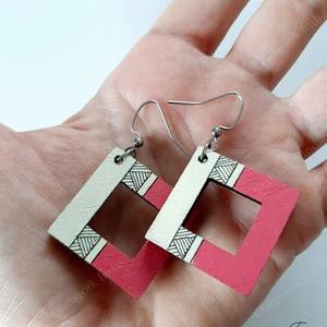 Pendientes Largos de Madera con Diseño Único en Color Diamante, Fabricados en India, Joyería de Moda para Ocasiones Especiales, en Venta - Product Image 3