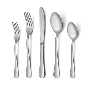 Ensemble de couverts élégants et écologiques en argent, cuillères à dîner, fourchettes, couteaux en acier inoxydable poli miroir pour la maison et l'hôtellerie - Product Image 1