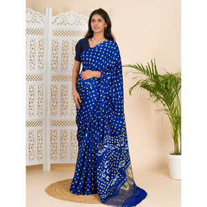 Sari de Seda Gajji Premium con Bandhani Lagdi Pallu, Teñido a Mano, Estilo Étnico Tradicional - Product Image 1