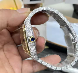Montre de Luxe pour Homme en Quartz Moissanite Sertie de Diamants, Entièrement Incrustée VVS, Style Hip Hop Audacieux et Brillant - Product Image 3