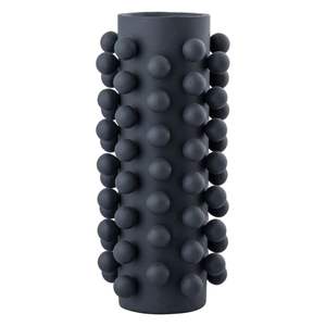 Vase à fleurs moderne en métal noir mat clouté, vase décoratif en fer texturé perlé, vase de luxe nordique pour la décoration intérieure, vase de table haut - Product Image 1