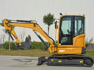 Excavadora Amarilla Usada de Trabajo Pesado con Orugas de Acero Duraderas y Brazo Reforzado para Tareas de Despeje de Sitios Industriales - Product Image 2