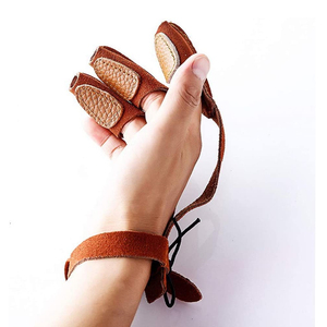 ถุงมือยิงปืนหนังกลับสไตล์เรโทรแบบขายส่ง ปรับสายรัดข้อมือได้ สำหรับฝึกซ้อมยิงเป้า กีฬากลางแจ้ง ป้องกันมือ จำหน่ายจำนวนมาก - Product Image 4
