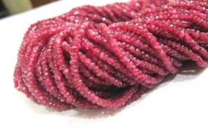 Cuentas facetadas de rubí natural rojo espinal de 2-3 mm, hebra de 8 pulgadas, cuentas preciosas - Product Image 2