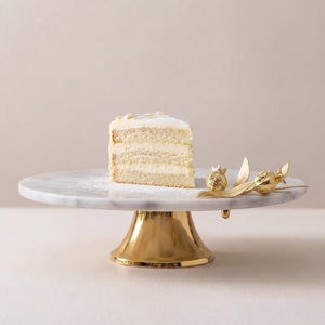 Resin <b>cake</b> <b>stand</b> - Product Image 2