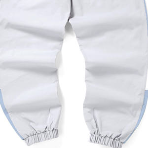 เสื้อแจ็คเก็ตกันลมแบบพรีเมียมสีเทาและสีน้ำเงินพร้อมกางเกงคาร์โก้ – ปรับขนาดได้พร้อมดีไซน์ทันสมัย – ขายส่งจากสหรัฐอเมริกา - Product Image 6