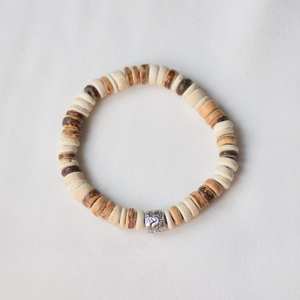 กำไลข้อมือไม้มะพร้าวประดับลูกปัดธรรมชาติ กำไลบำบัดสำหรับผู้หญิงผู้ชาย กำไลไม้ยืดหยุ่นแบบซ้อนได้ เครื่องประดับสไตล์โบฮีเมียนสำหรับนักโต้คลื่น - Product Image 5