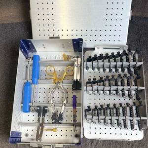 Kit de Instrumentos Quirúrgicos para Retracción Cervical Ortopédica - Herramientas Médicas Reutilizables para Cirugía Canina - Product Image 1