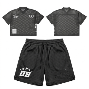 เสื้อยืดและกางเกงขาสั้นผ้าโพลีเอสเตอร์ตาข่ายพรีเมียม 160 GSM สีน้ำเงินทอง พร้อมแผงข้างสีทอง  รับสกรีนโลโก้ตามแบบ สำหรับชุดผู้ชาย - Product Image 5