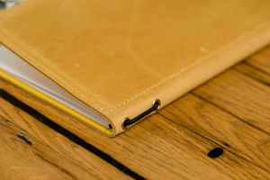 Porta Menús Plegable de Cuero de Lujo, Resistente, para Restaurante, Cafetería, Hotel, con Personalización de Marca LMC-0056 - Product Image 3