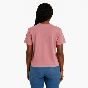 Camiseta gráfica extragrande para mujer, estilo streetwear moderno, con material de algodón premium para salidas informales y un look moderno. - Product Image 2