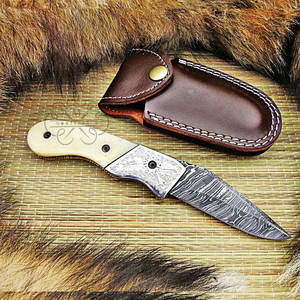 Couteau pliant artisanal en acier Damas avec étui en cuir, couteau de poche OEM, fournisseur pour le camping et la chasse - Product Image 3