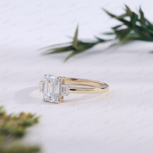 Anillo de Compromiso de Lujo con Corte Esmeralda, Anillo de Boda de Oro Amarillo con Piedras Laterales en Forma de Baguette, Joyería Fina para Novia - Product Image 4