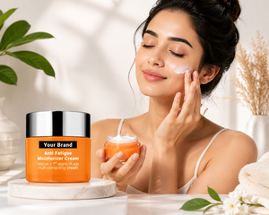 Crema Hidratante Anti-Fatiga de Marca Privada Bo International con Vitamina C, Complejo de Bayas Silvestres y Cafeína, Crema Nutritiva de Día para Todo Tipo de Piel - Product Image 2