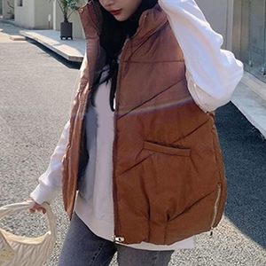 Gilet matelassé léger et isolant pour femme, fabricant OEM, logo personnalisé, veste sans manches matelassée pour femme, vente en gros - Product Image 5
