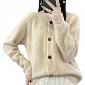 Cardigan Classique Femme Personnalisé en Gros à Manches Longues Anti-Plis Formel en Maille pour l'Hiver avec Doublure en Laine - Product Image 2