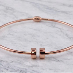 Design simple et arrondi, lueur or rose 18 carats, bracelet léger et élégant - Product Image 2