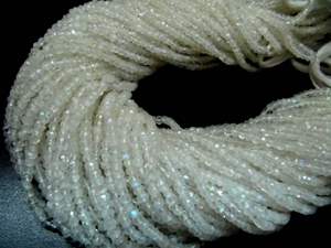 Perles facettées en pierre de lune arc-en-ciel blanche naturelle, forme rondelle, 3-4 mm, brin de 13 pouces de long - Product Image 1