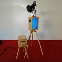 Photobooth en bois vintage avec écran de 18,5 pouces, couleur bois, pour appareil photo reflex numérique, idéal pour fêtes et mariages - Prix compétitif