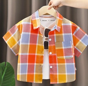 เสื้อเชิ้ตแขนสั้นลายสก๊อตลำลองสำหรับเด็กผู้ชายพร้อมกระเป๋า ปกคอพับได้ ผ้าฝ้ายระบายอากาศได้ดี ทรงปกติ ใส่ได้ในฤดูร้อน - Product Image 3