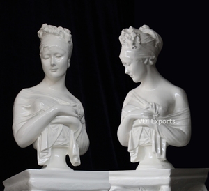 Sculpture de buste de dame romaine classique sur piédestal, décoration de table, sculpture en résine polyester, centre de table de luxe pour événements de mariage - Product Image 3