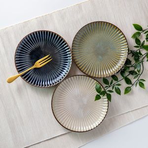 Assiette en céramique Mino cuite au four - Design Wabi-Sabi durable fabriqué au Japon pour les hôtels - Product Image 4