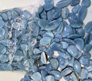 โอปอลสีน้ำเงินธรรมชาติทำมือ รูปทรงคาโบชอง อัญมณีสีน้ำเงินสำหรับทำเครื่องประดับ คริสตัลหินกึ่งมีค่า อัญมณีเม็ดเดี่ยว - Product Image 2