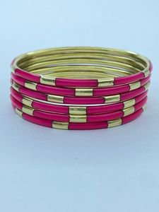 Bracelets sculpturaux en laiton plaqué or et résine, faits à la main, pour femmes, bijoux de mode contemporains pour mariage - Product Image 6