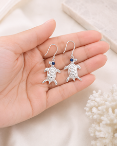 Boucles d'oreilles pendantes en argent sterling 925 avec tortue de mer – Bijoux de plage avec pierres précieuses bleues - Product Image 4