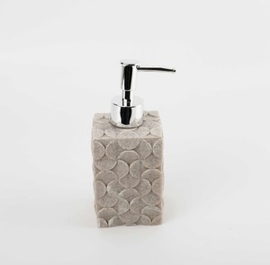 Juego de baño de resina con aspecto de mármol de la mejor calidad, con dispensador de jabón, jabonera, portacepillos de dientes y vaso, disponible para la venta. - Product Image 4