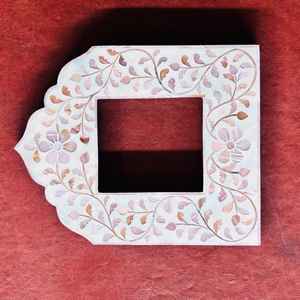 Cadre photo en nacre découpé à la main avec clip argenté, fait main, décoratif, pour la maison, à poser sur table - Product Image 2