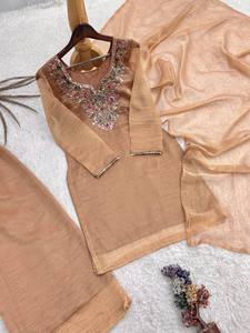 Presentamos el Nuevo Conjunto de Fiesta Reversible para Mujer, Listo para Usar, Sin Arrugas, con Top-Plazzo y Dupatta con Bordados, Lentejuelas y Cuentas - Product Image 6